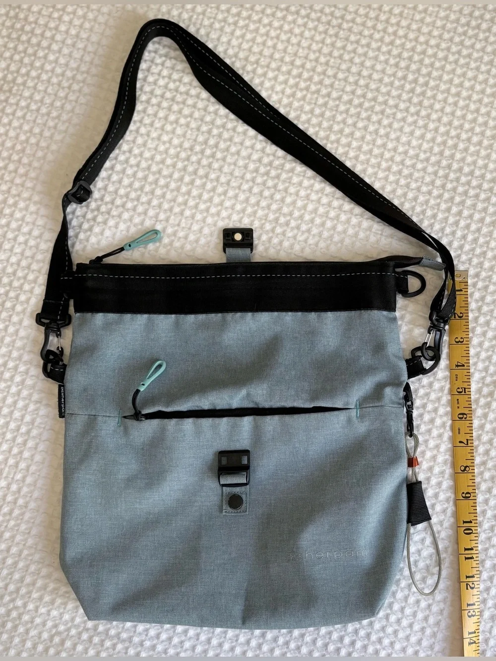 Sherpani Viso fold-over bag